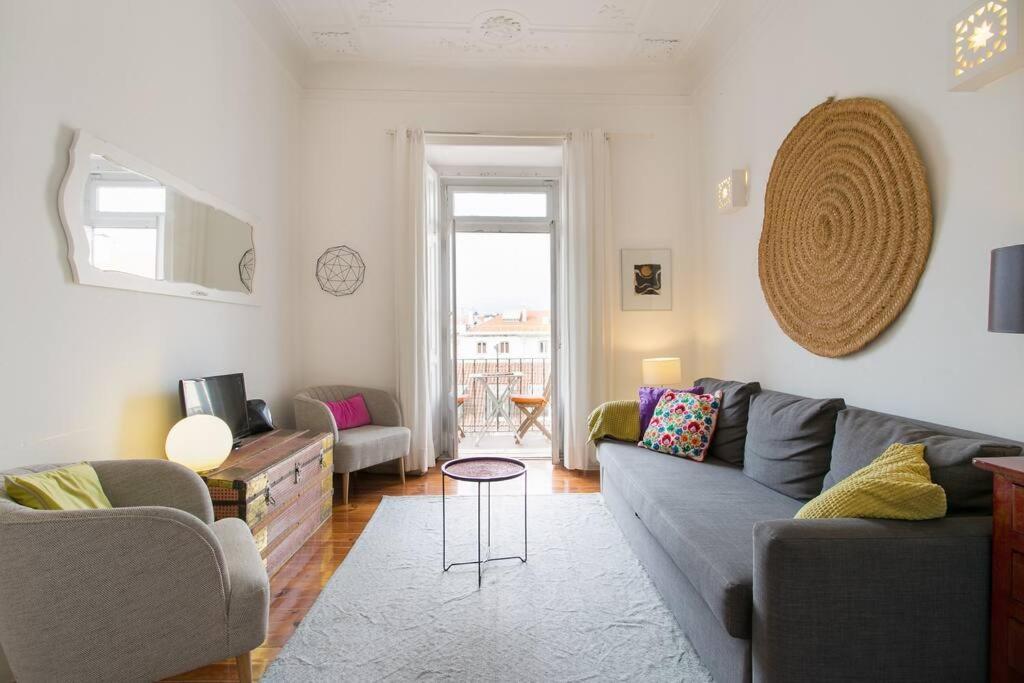 Principe Real Cool And Artistic 3 Bedrooms Flat! Lisbon Luaran gambar